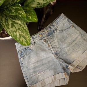 Listicle High Waist Shorts